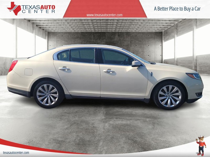 Lincoln MKS Vehicle Full-screen Gallery Image 3