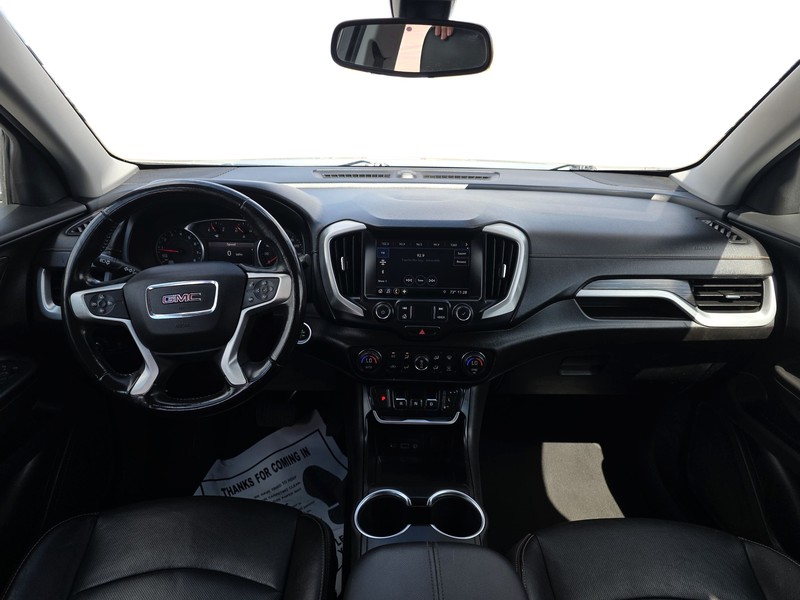 GMC Terrain Vehicle Full-screen Gallery Image 16