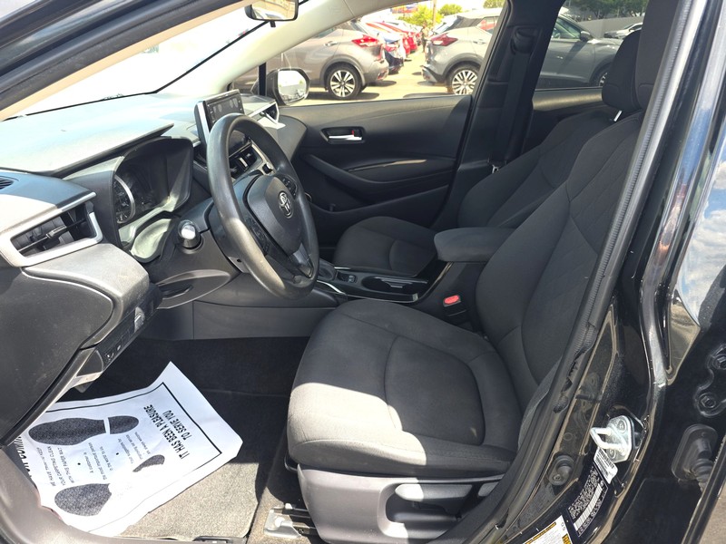 Toyota Corolla Vehicle Full-screen Gallery Image 9