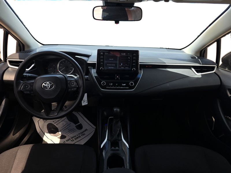 Toyota Corolla Vehicle Full-screen Gallery Image 15