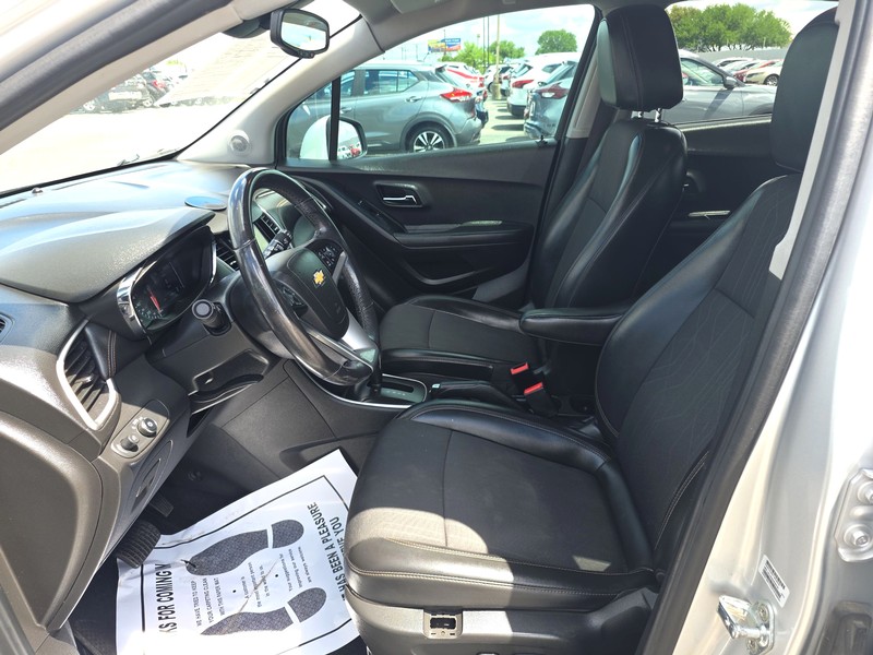 Chevrolet Trax Vehicle Full-screen Gallery Image 9