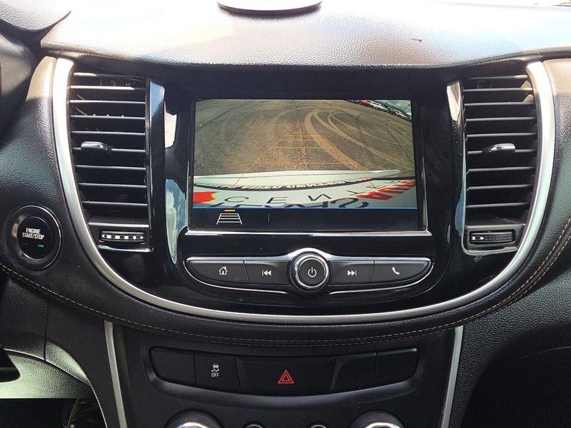 Chevrolet Trax Vehicle Full-screen Gallery Image 17