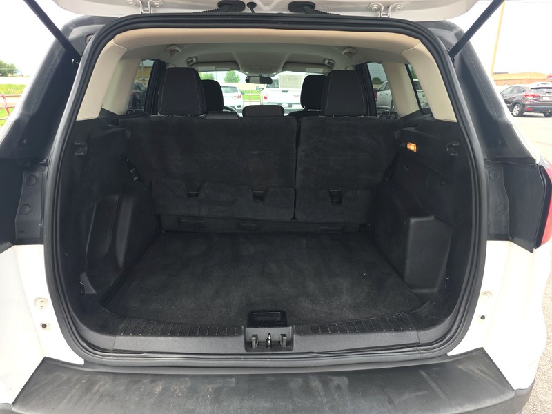 Ford Escape Vehicle Full-screen Gallery Image 11
