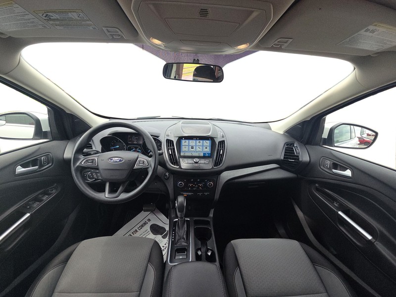 Ford Escape Vehicle Full-screen Gallery Image 15