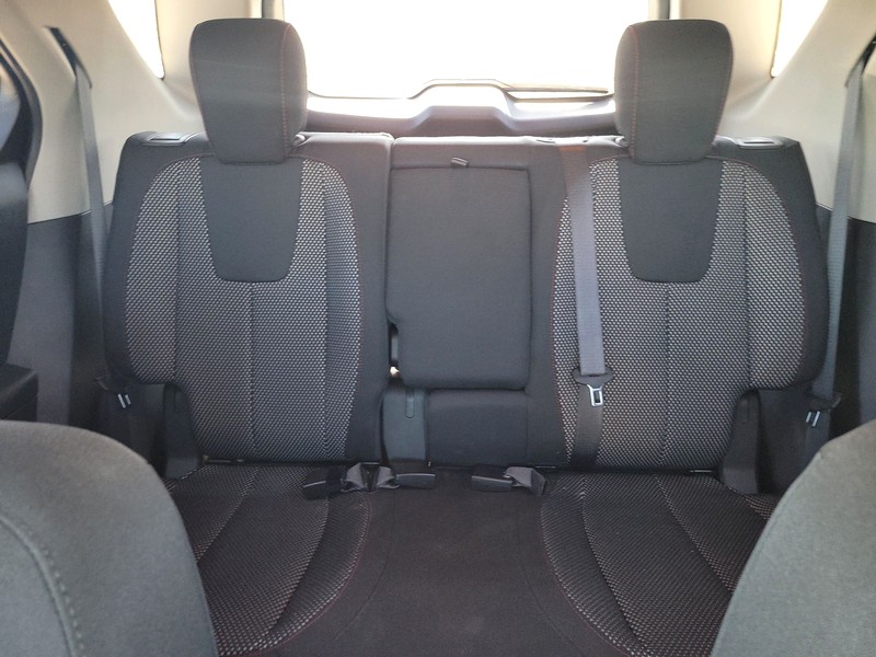 Chevrolet Equinox Vehicle Full-screen Gallery Image 13