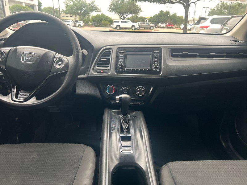 Honda HR-V Vehicle Full-screen Gallery Image 11