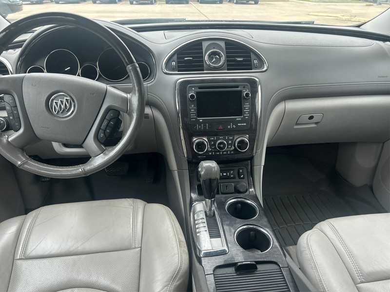 Buick Enclave Vehicle Full-screen Gallery Image 12