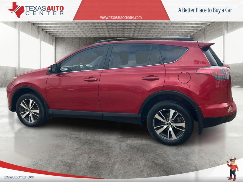 Toyota RAV4 Vehicle Full-screen Gallery Image 05