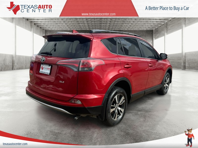 Toyota RAV4 Vehicle Full-screen Gallery Image 07