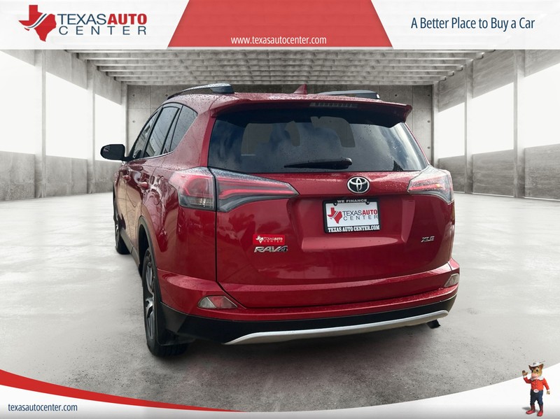 Toyota RAV4 Vehicle Full-screen Gallery Image 08