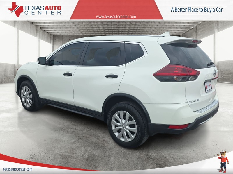 Nissan Rogue Vehicle Full-screen Gallery Image 08
