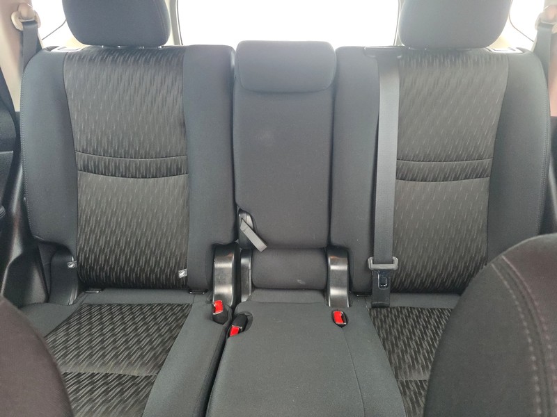 Nissan Rogue Vehicle Full-screen Gallery Image 13