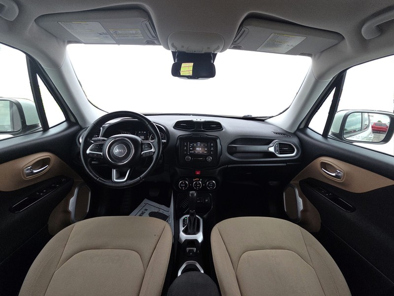 Jeep Renegade Vehicle Full-screen Gallery Image 15
