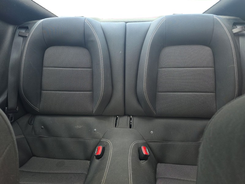 Ford Mustang Vehicle Full-screen Gallery Image 11