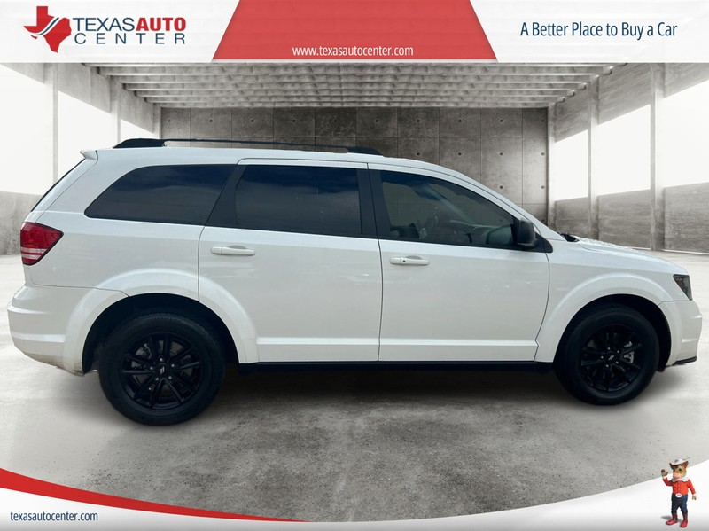 Dodge Journey Vehicle Full-screen Gallery Image 04