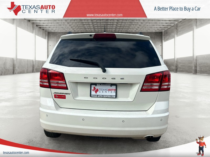 Dodge Journey Vehicle Full-screen Gallery Image 06