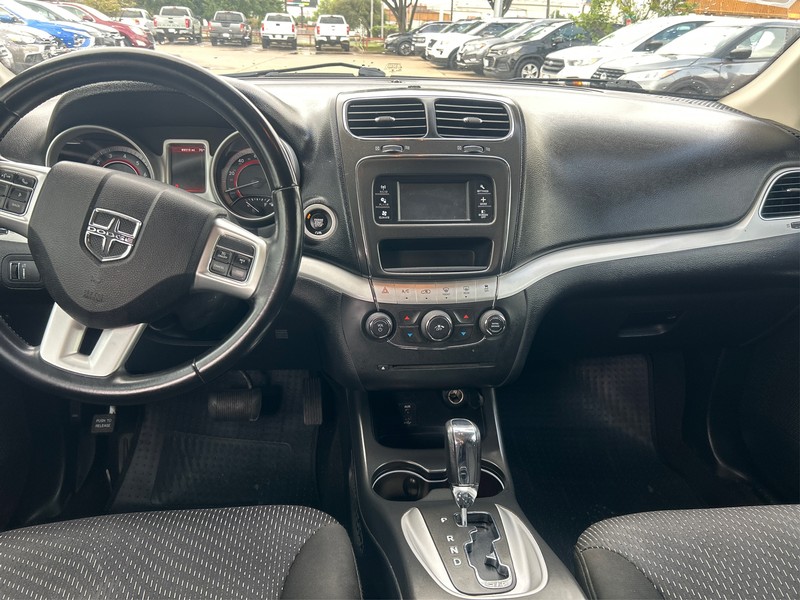 Dodge Journey Vehicle Full-screen Gallery Image 12