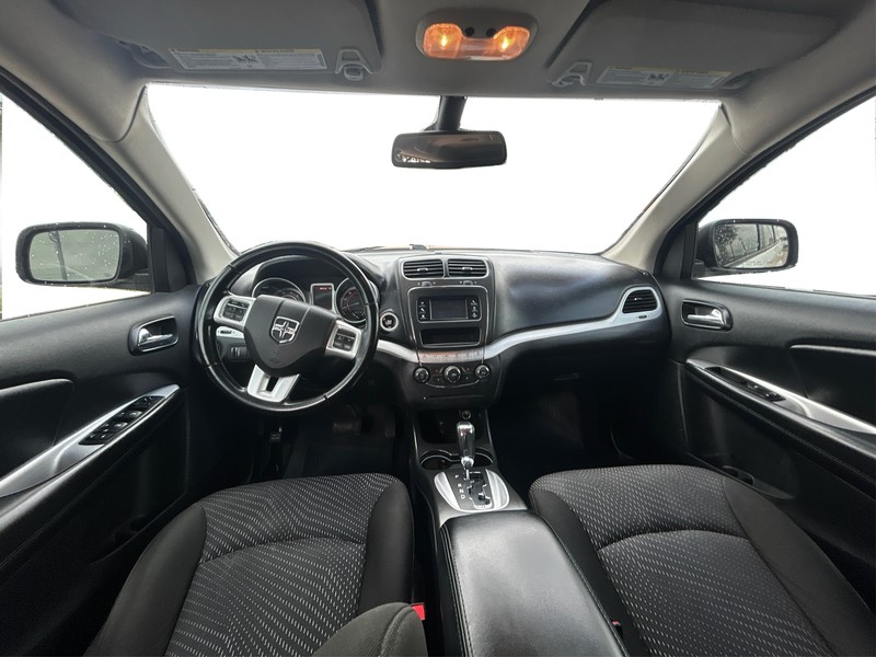 Dodge Journey Vehicle Full-screen Gallery Image 16