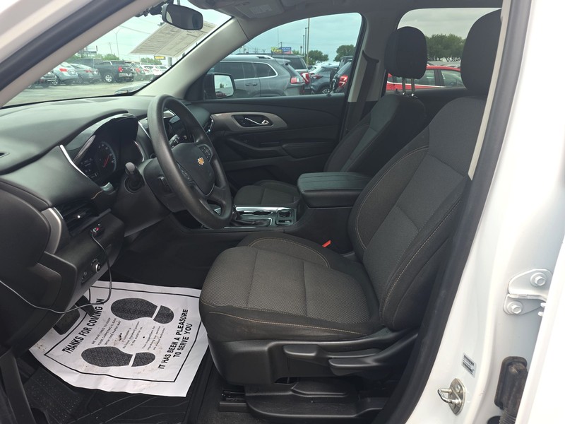 Chevrolet Traverse Vehicle Full-screen Gallery Image 09