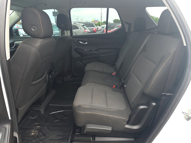 Chevrolet Traverse Vehicle Full-screen Gallery Image 10