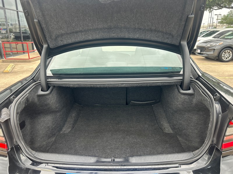 Dodge Charger Vehicle Full-screen Gallery Image 10