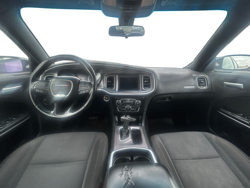 Dodge Charger Vehicle Full-screen Gallery Image 15