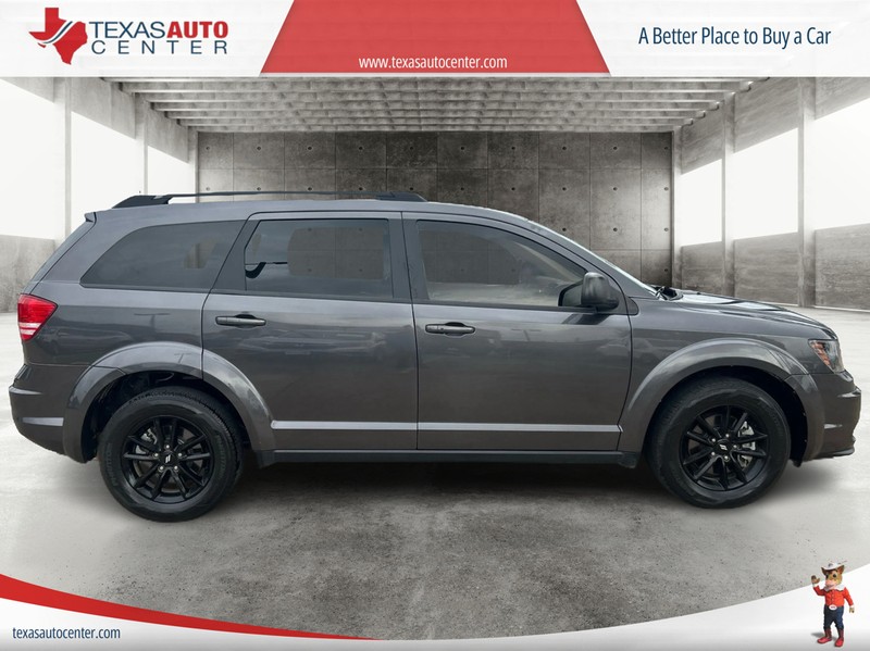 Dodge Journey Vehicle Full-screen Gallery Image 04