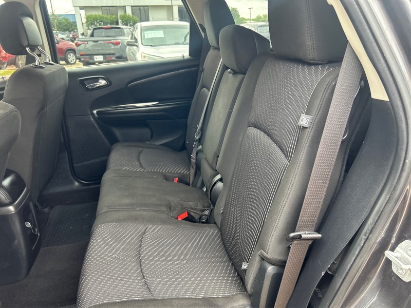 Dodge Journey Vehicle Full-screen Gallery Image 10