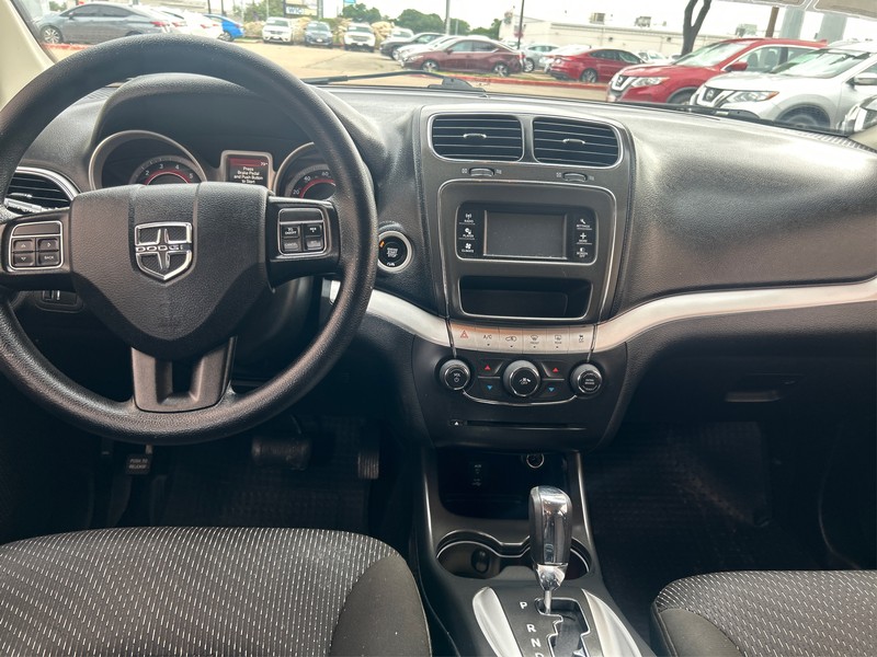 Dodge Journey Vehicle Full-screen Gallery Image 12
