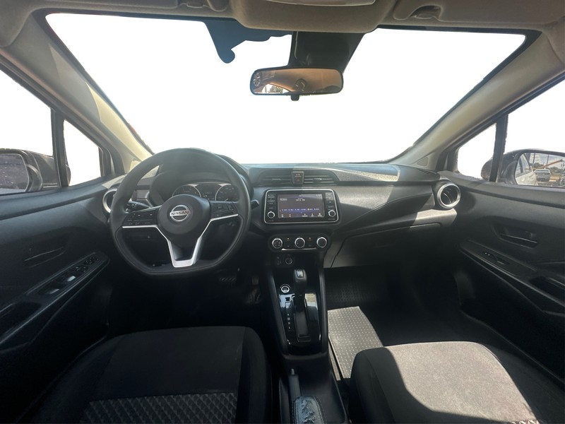 Nissan Versa Vehicle Full-screen Gallery Image 15