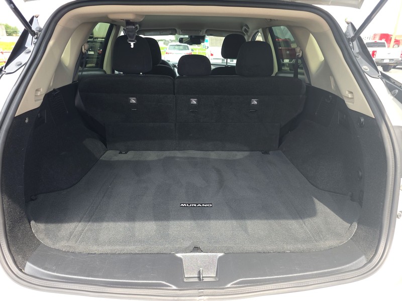 Nissan Murano Vehicle Full-screen Gallery Image 11