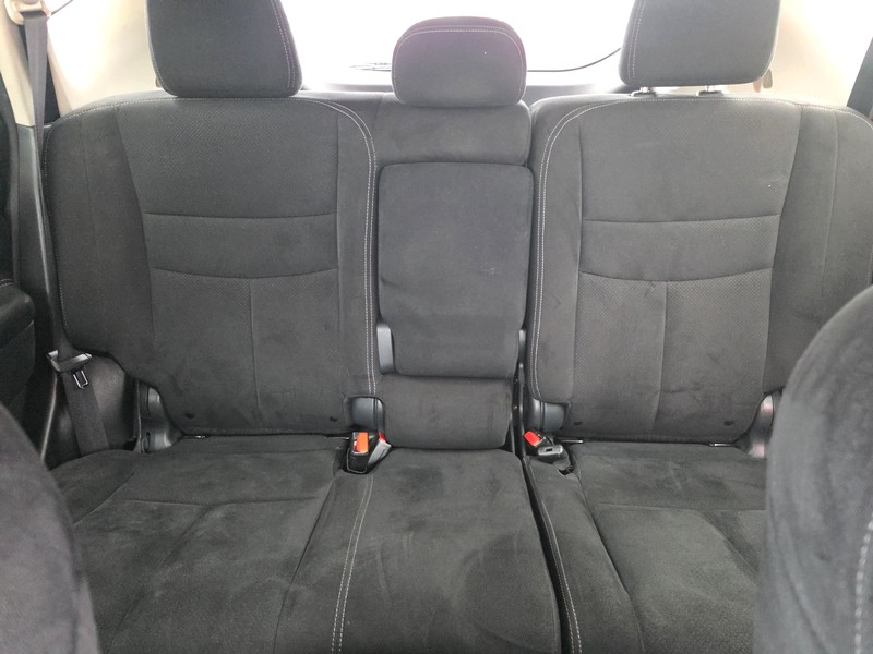 Nissan Murano Vehicle Full-screen Gallery Image 13