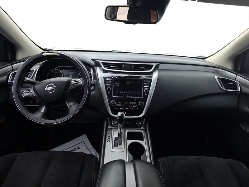 Nissan Murano Vehicle Full-screen Gallery Image 16