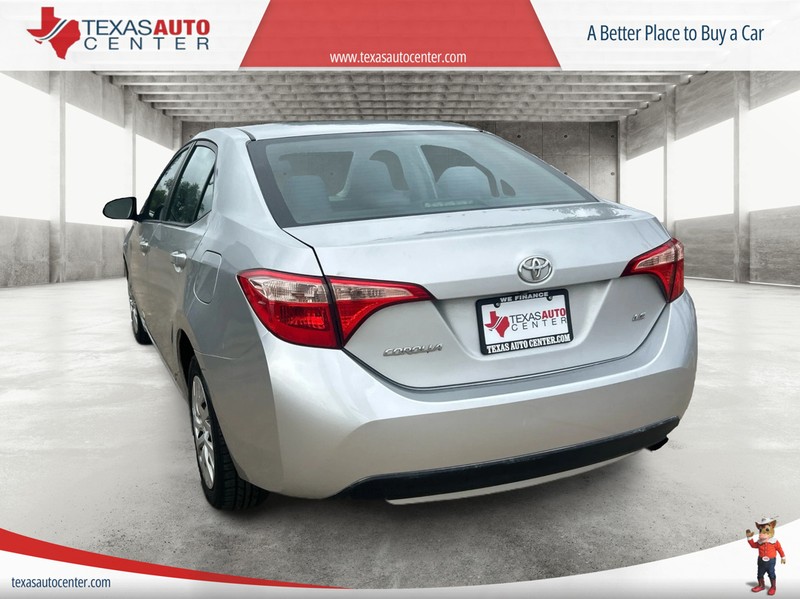 Toyota Corolla Vehicle Full-screen Gallery Image 07