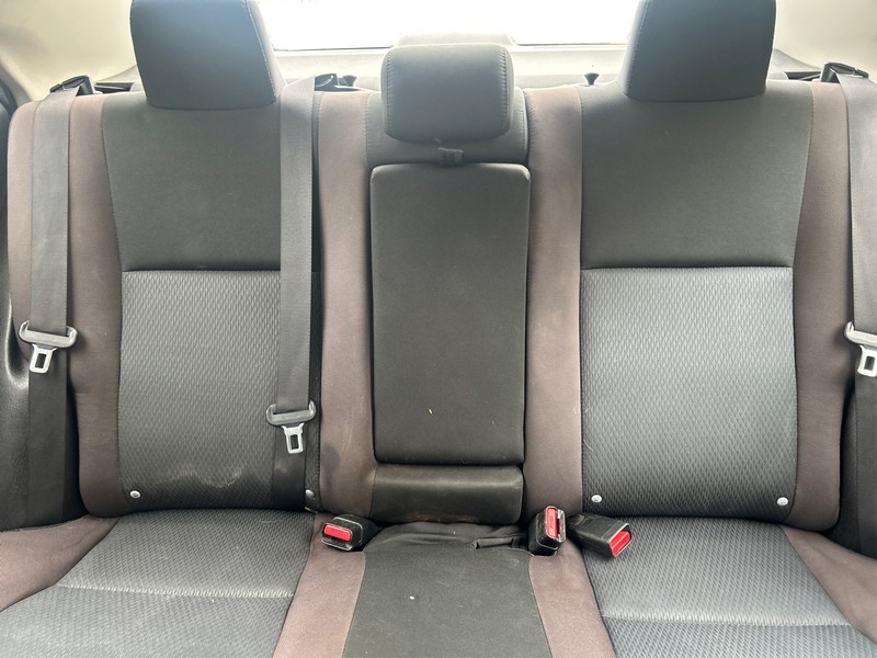 Toyota Corolla Vehicle Full-screen Gallery Image 12