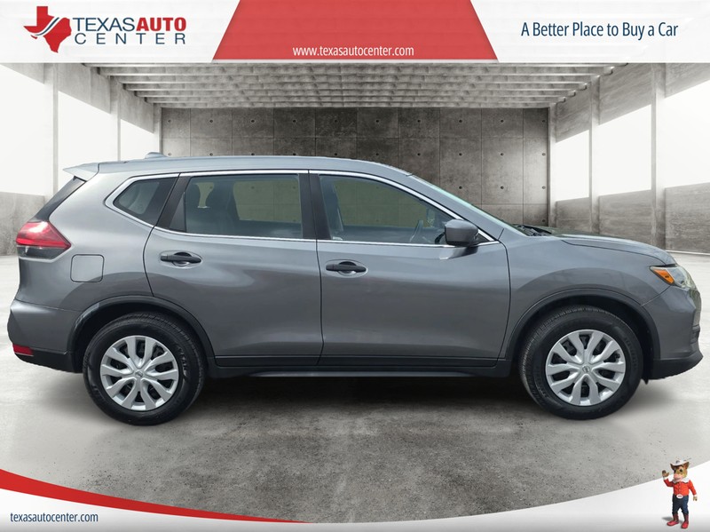 Nissan Rogue Vehicle Full-screen Gallery Image 04