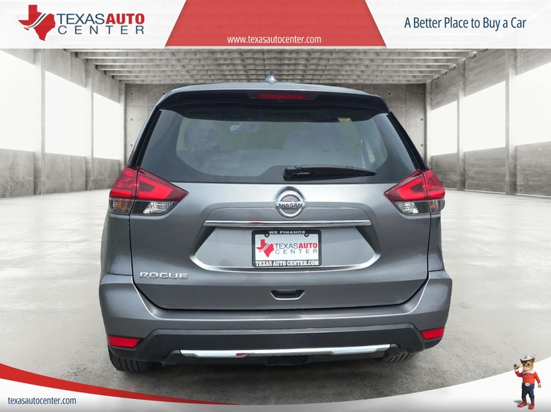 Nissan Rogue Vehicle Full-screen Gallery Image 06