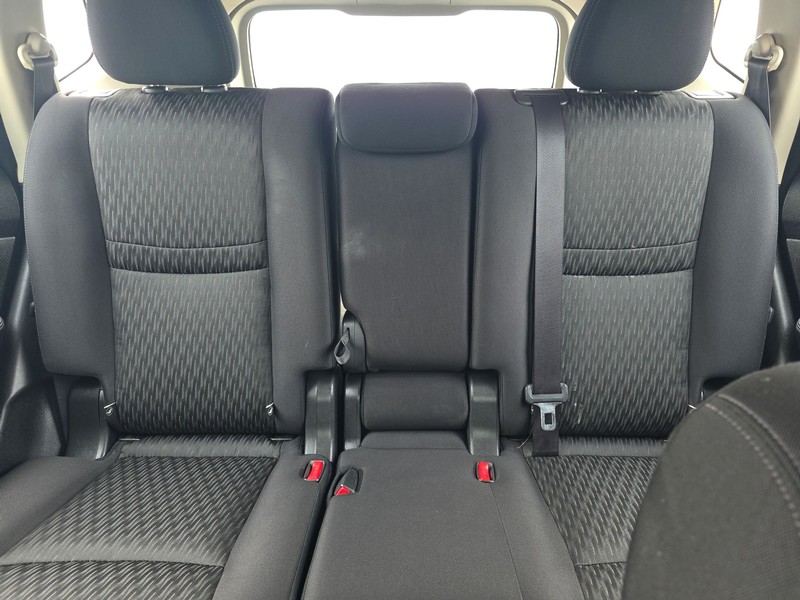 Nissan Rogue Vehicle Full-screen Gallery Image 13