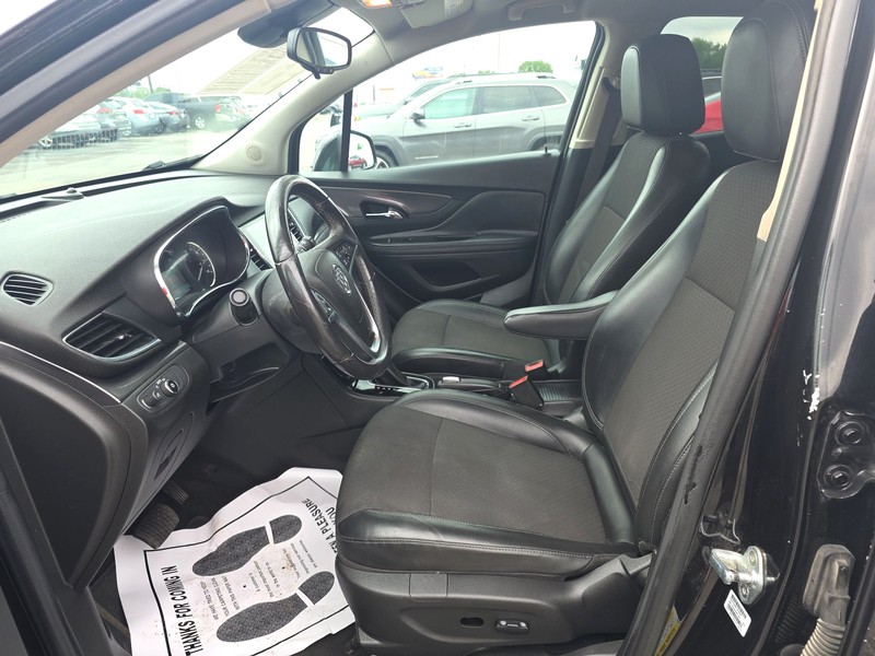 Buick Encore Vehicle Full-screen Gallery Image 09