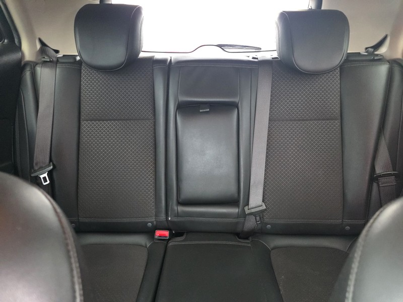 Buick Encore Vehicle Full-screen Gallery Image 13