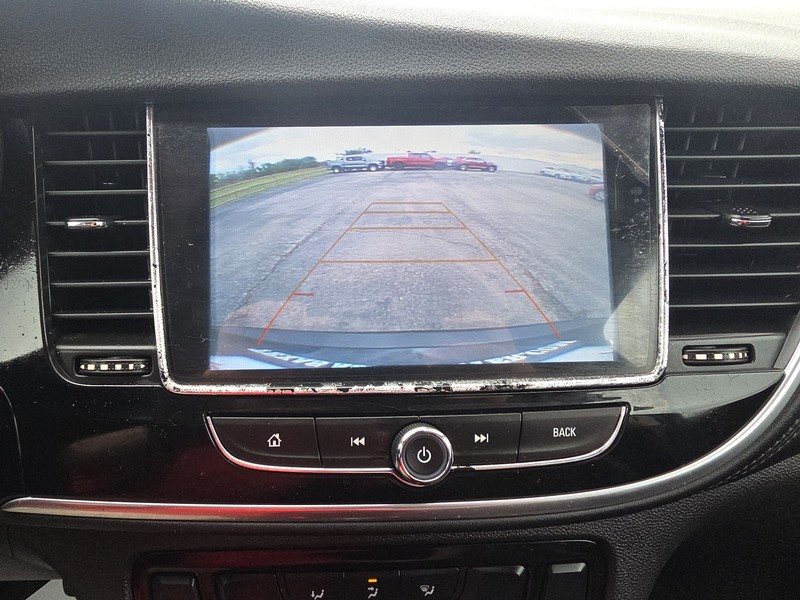 Buick Encore Vehicle Full-screen Gallery Image 17