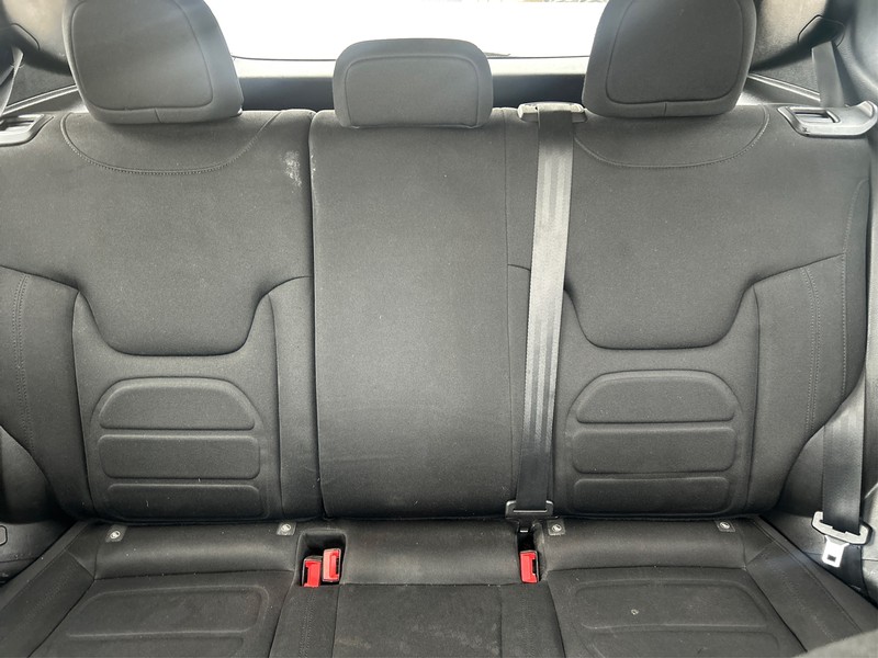 Jeep Renegade Vehicle Full-screen Gallery Image 13