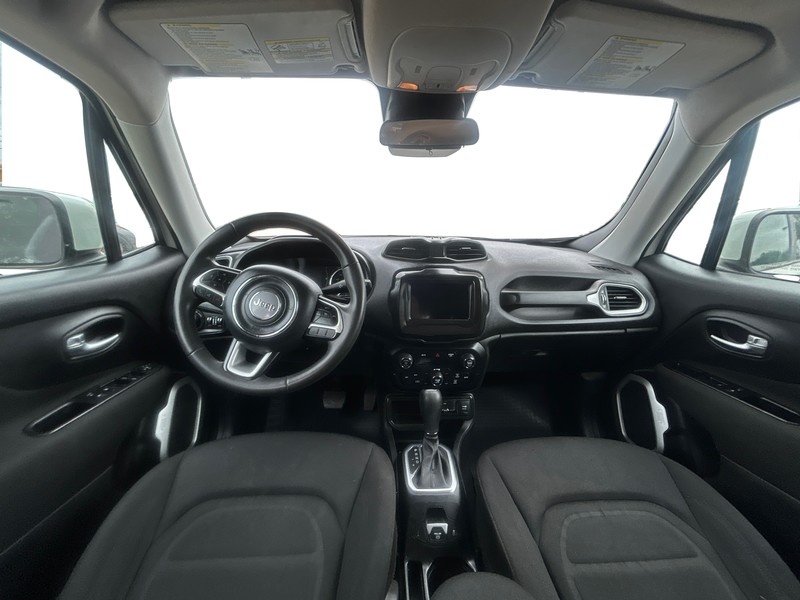 Jeep Renegade Vehicle Full-screen Gallery Image 15
