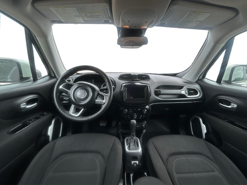 Jeep Renegade Vehicle Full-screen Gallery Image 16