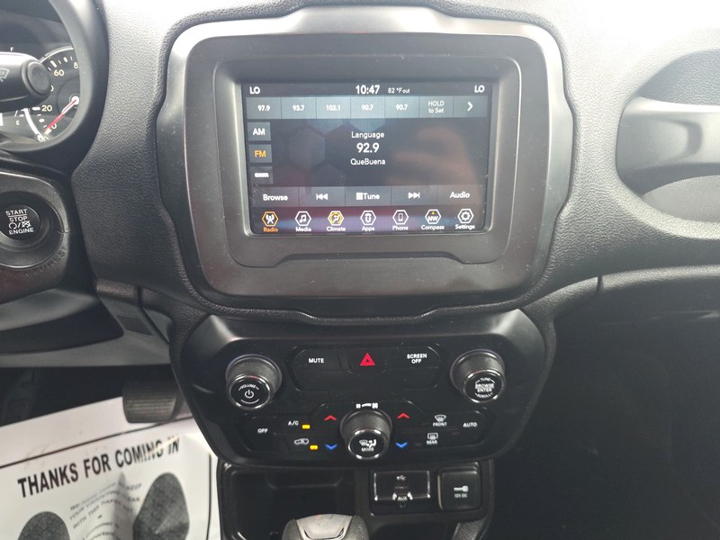 Jeep Renegade Vehicle Full-screen Gallery Image 12