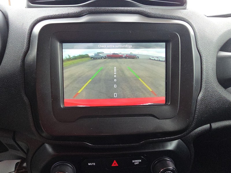Jeep Renegade Vehicle Full-screen Gallery Image 17