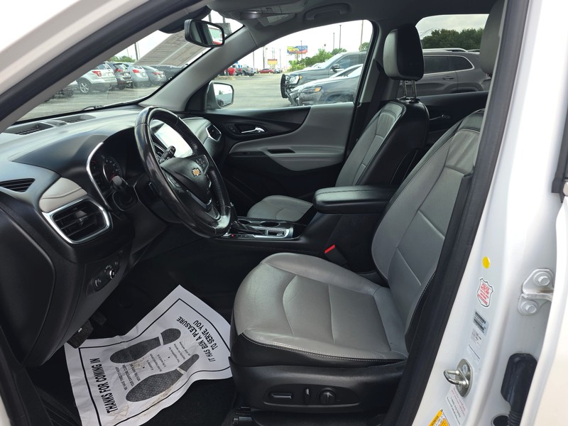 Chevrolet Equinox Vehicle Full-screen Gallery Image 09