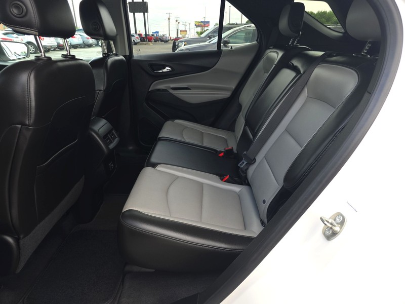 Chevrolet Equinox Vehicle Full-screen Gallery Image 10