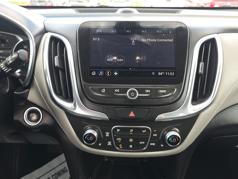 Chevrolet Equinox Vehicle Full-screen Gallery Image 12