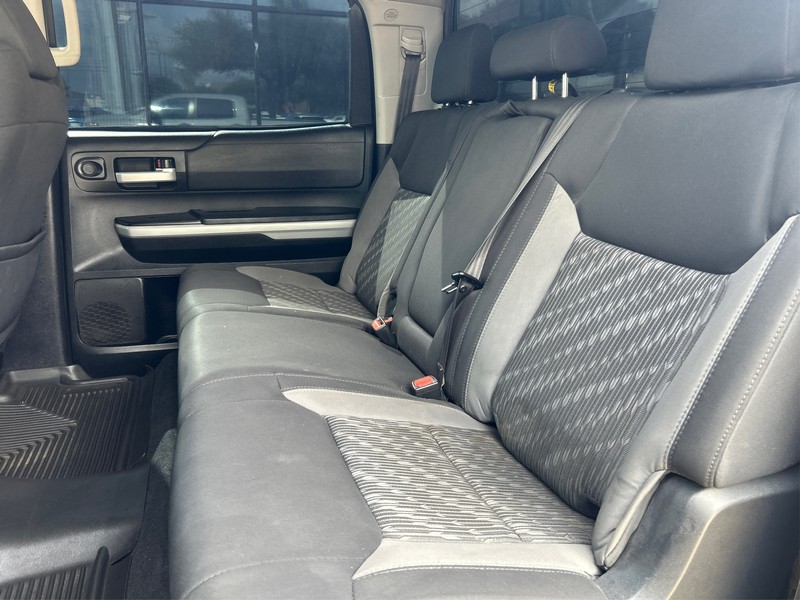 Toyota Tundra 2WD Vehicle Full-screen Gallery Image 10